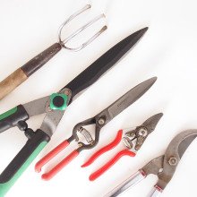 {Garden} How To Clean Rusty Garden Tools – The Easy Way! Garden Tools