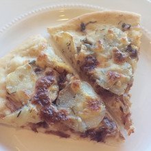 {Recipe} Caramelized Onion, Potato, & Rosemary Pizza {Recipe} Caramelized Onion, Potato & Rosemary Pizza